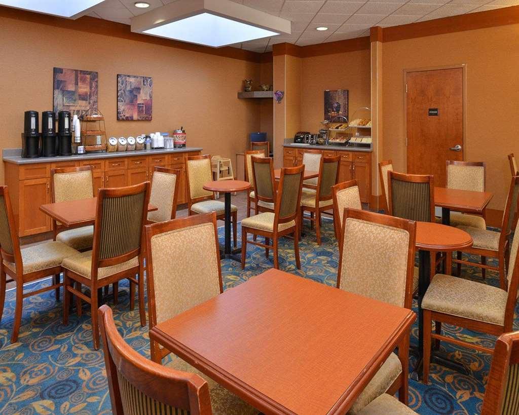 Econo Lodge Inn & Suites University YYC Restaurante foto